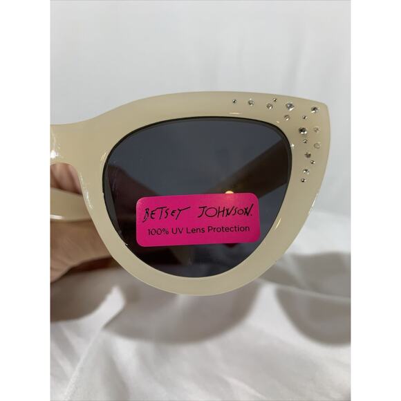 Betsey Johnson Cat Eye Sunglasses NWT Bling - Picture 2 of 6